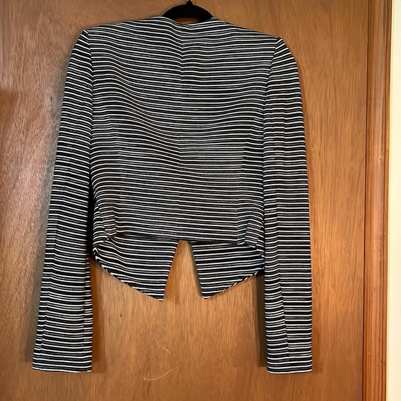 Ladies, waist length, black and white stripe knit jacket - Picture 4 of 5